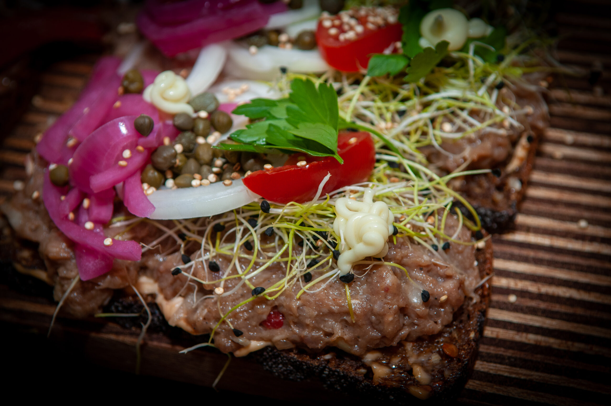 Smørrebrød – rørt tatar | Nyd Mad Og Vin
